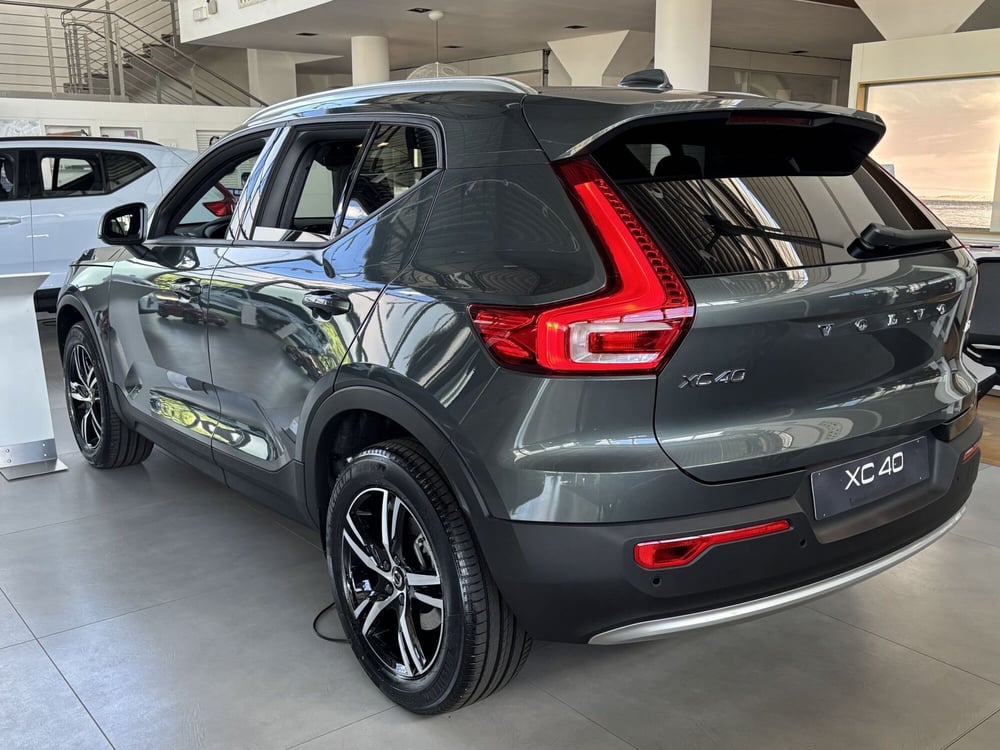 Volvo XC40 nuova a Ferrara (15)