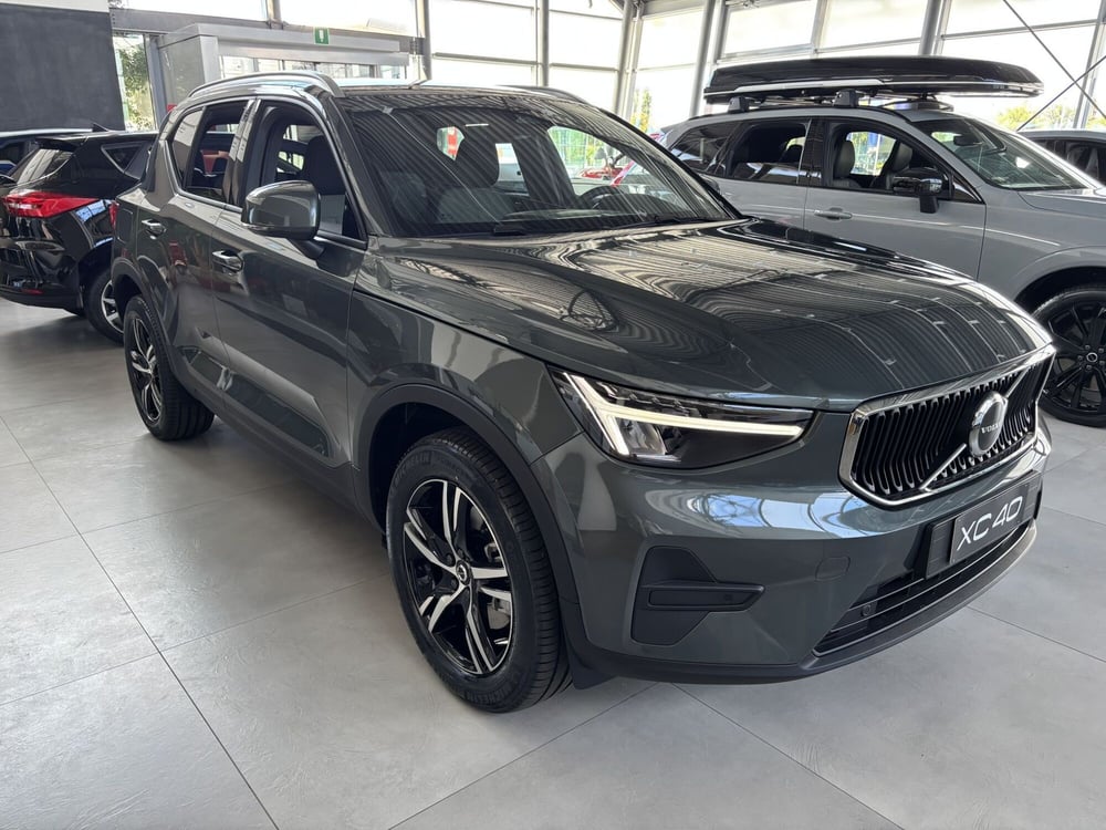 Volvo XC40 nuova a Ferrara (3)