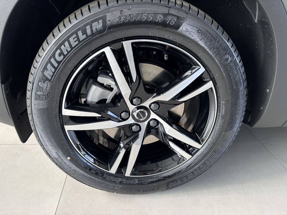 Volvo XC40 nuova a Ferrara (4)