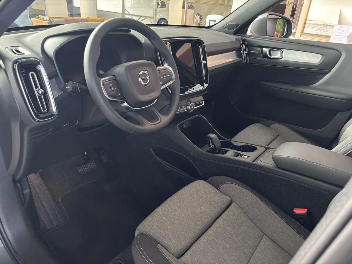 Volvo XC40 nuova a Ferrara (5)