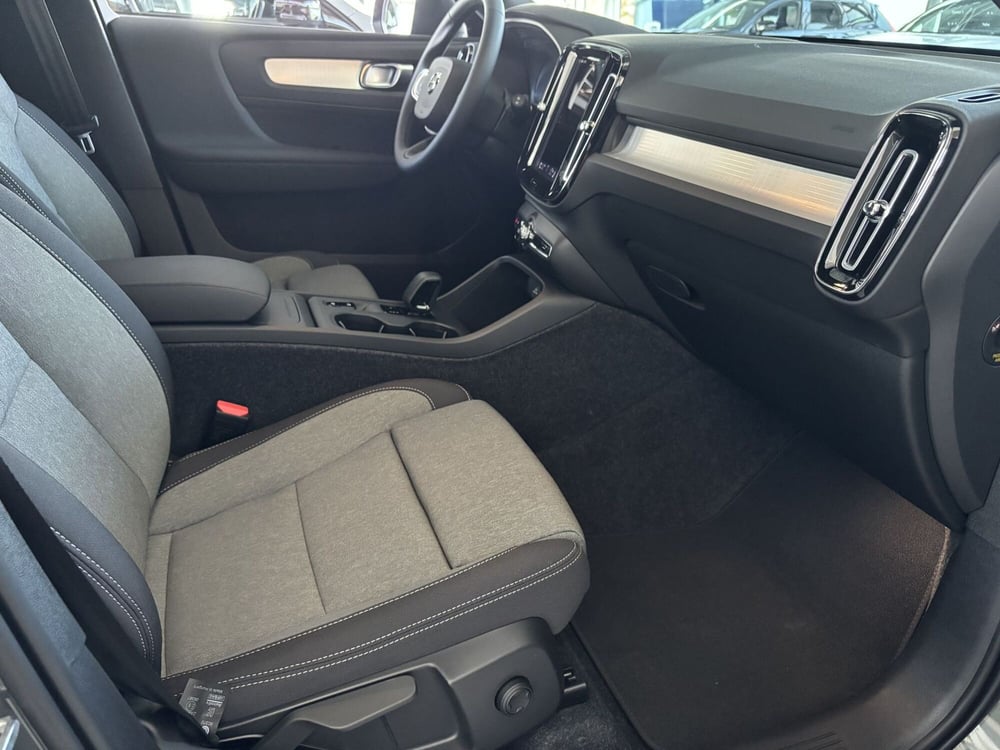 Volvo XC40 nuova a Ferrara (6)