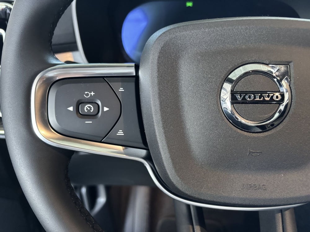 Volvo XC40 nuova a Ferrara (9)