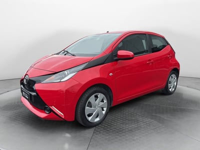 Toyota Aygo 1.0 VVT-i 69 CV 5 porte x-play del 2016 usata a San Giorgio e Bigarello