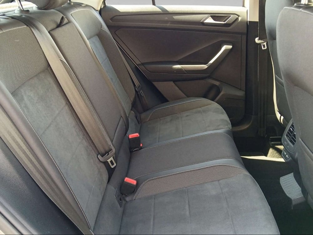Volkswagen T-Roc usata a Livorno (11)