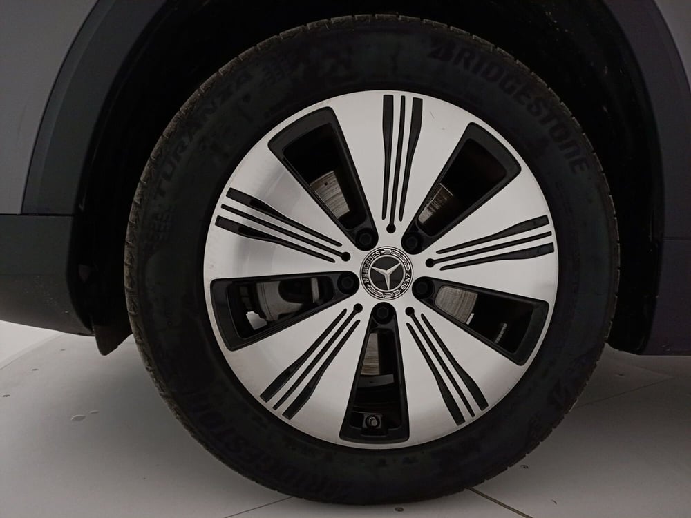 Mercedes-Benz EQB usata a Bari (13)