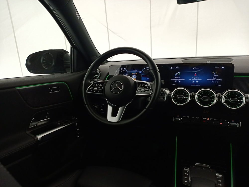 Mercedes-Benz EQB usata a Bari (9)
