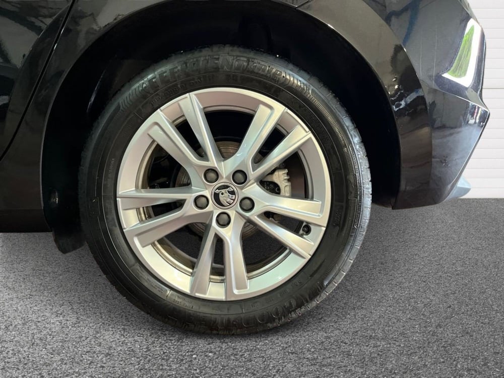 Skoda Fabia usata a Bari (16)