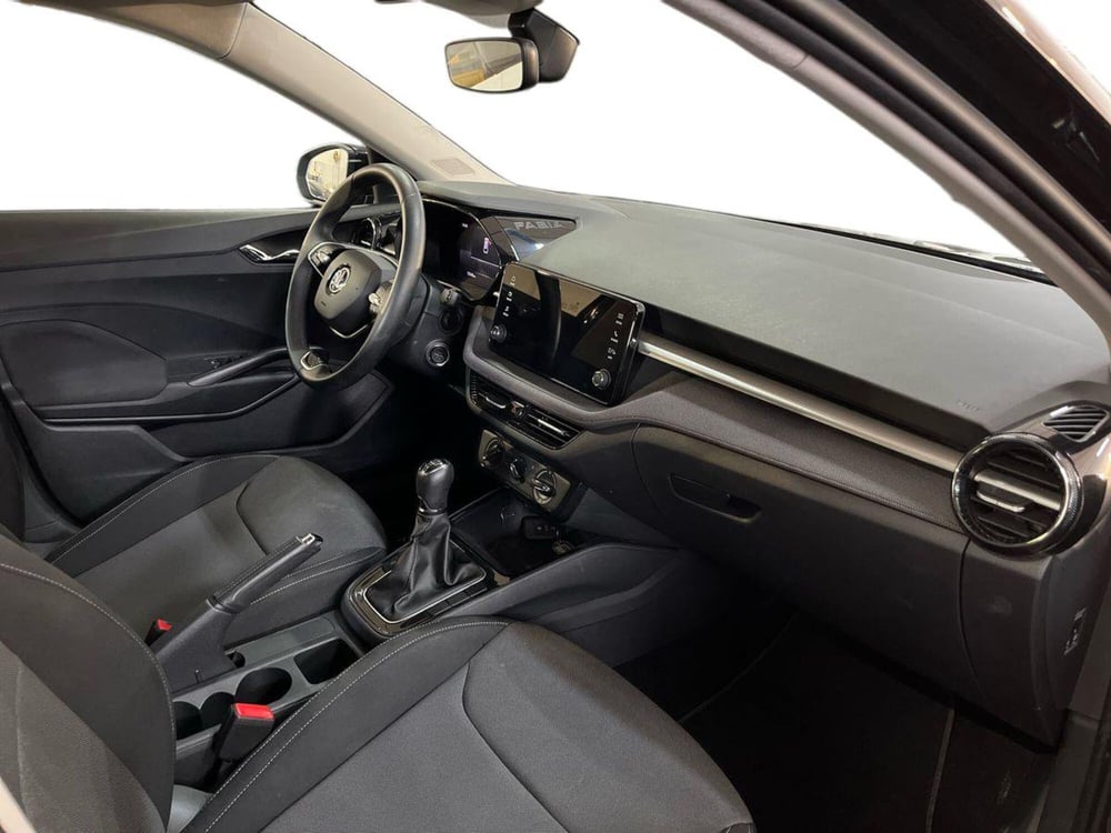 Skoda Fabia usata a Bari (19)