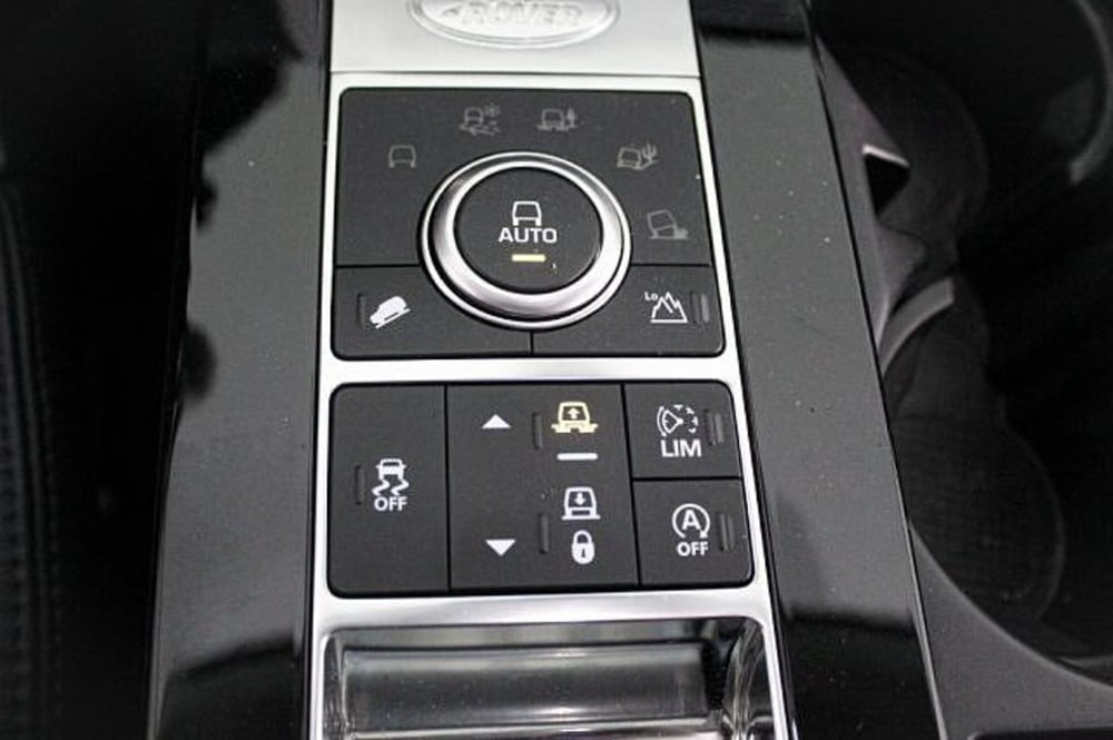 Land Rover Discovery usata a Novara (12)