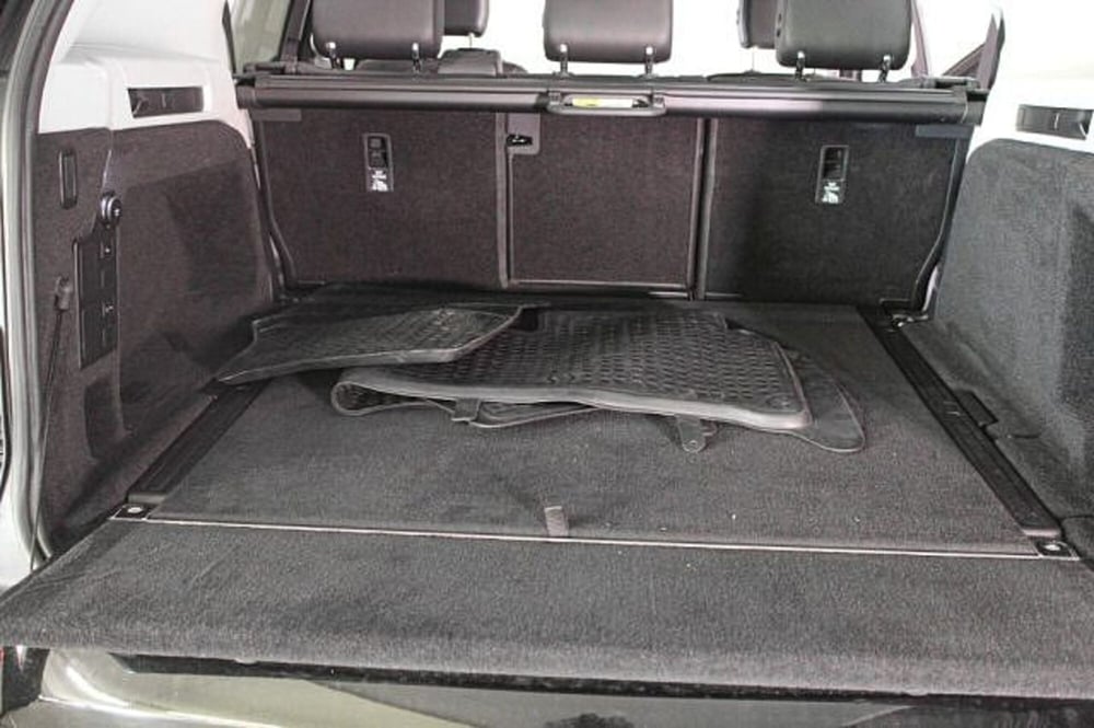 Land Rover Discovery usata a Novara (9)