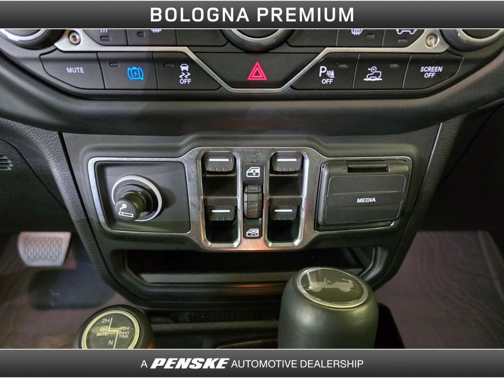 Jeep Wrangler Unlimited usata a Bologna (15)