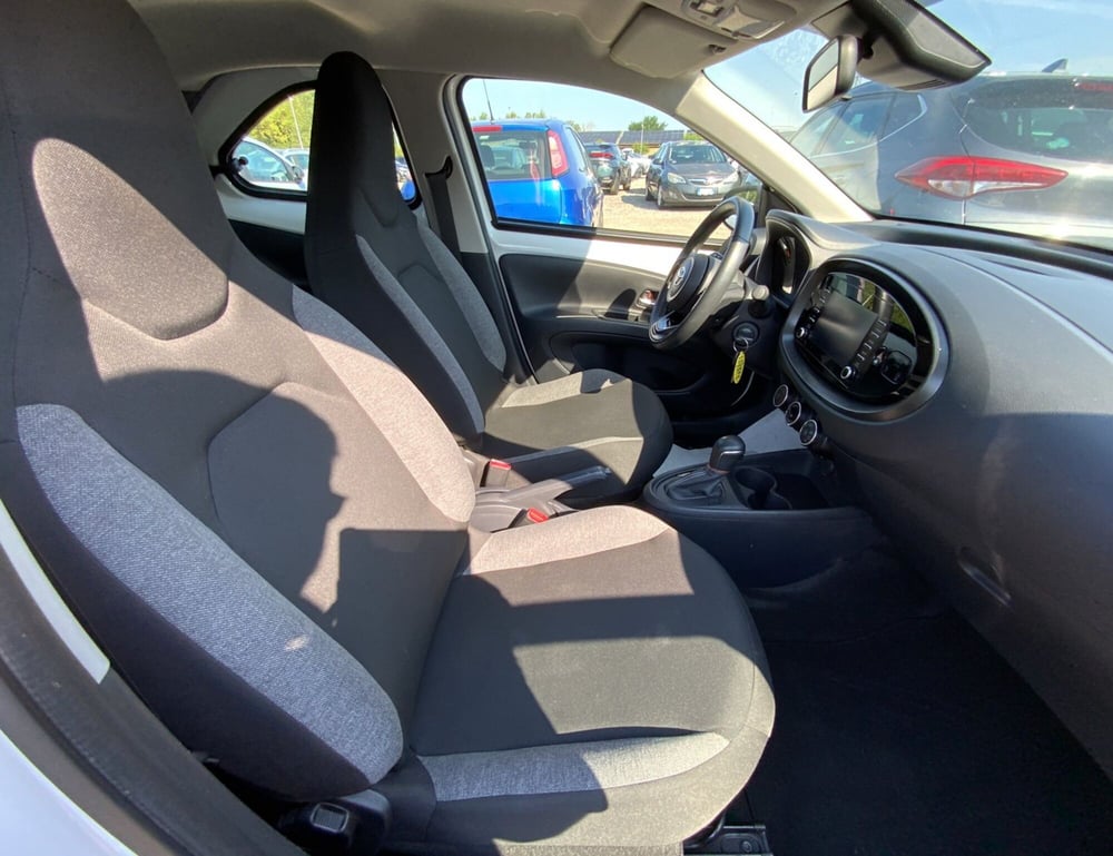 Toyota Aygo X usata a Perugia (8)