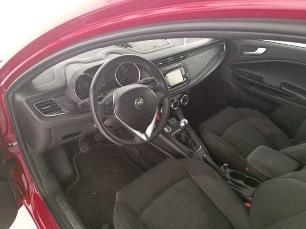 Alfa Romeo Giulietta usata a Treviso (10)