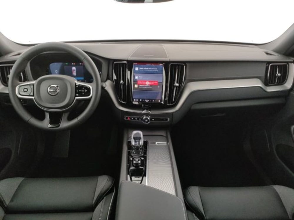 Volvo XC60 nuova a Modena (11)