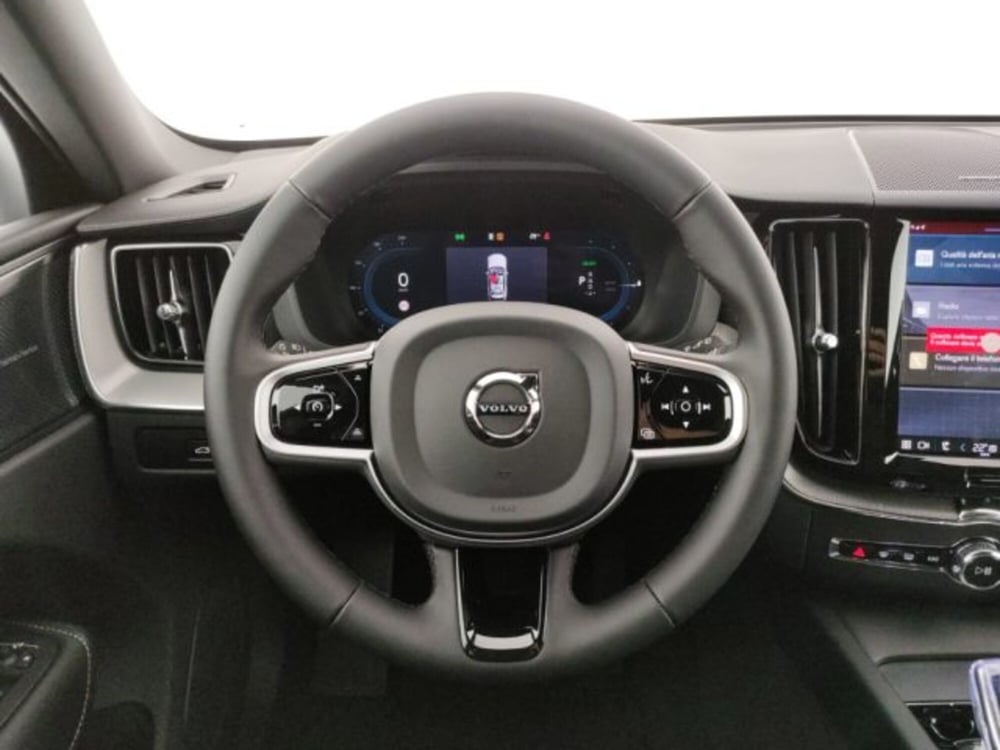 Volvo XC60 nuova a Modena (14)