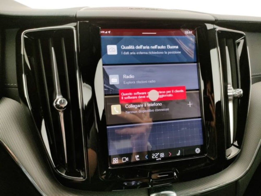 Volvo XC60 nuova a Modena (15)