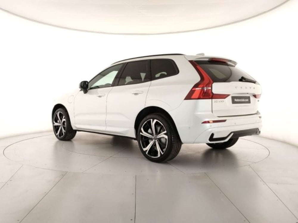 Volvo XC60 nuova a Modena (4)
