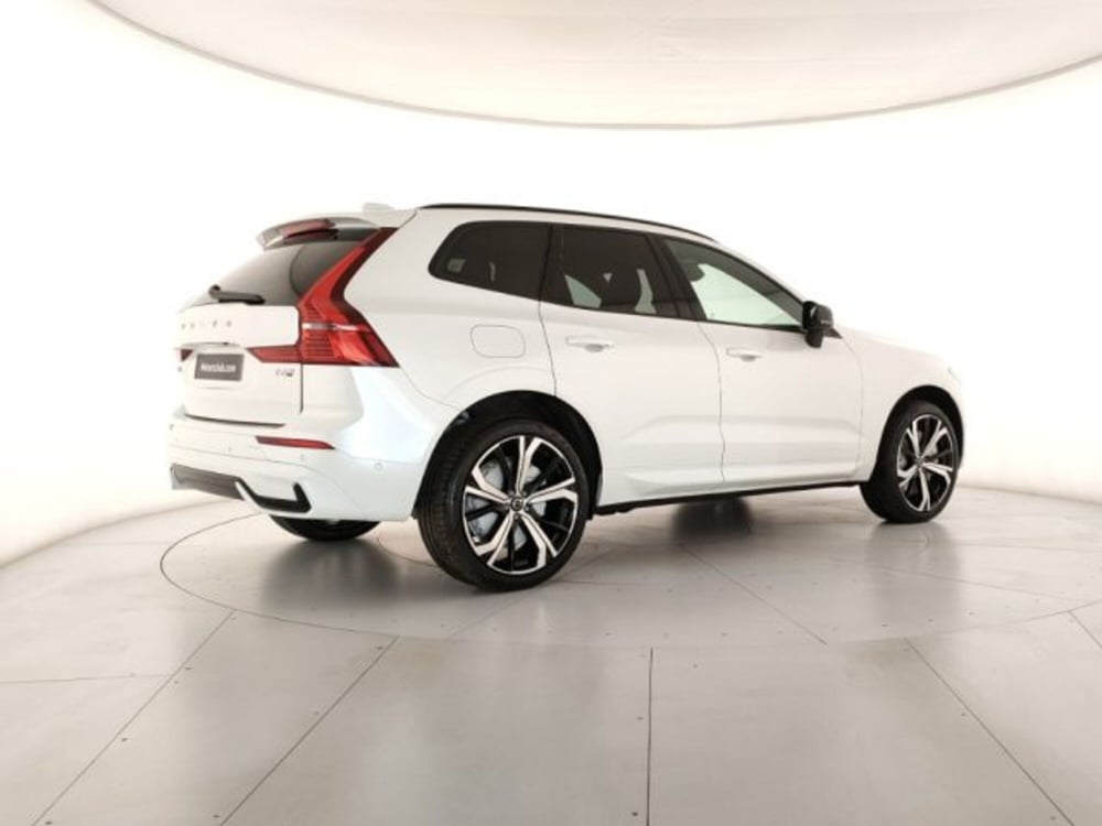 Volvo XC60 nuova a Modena (6)