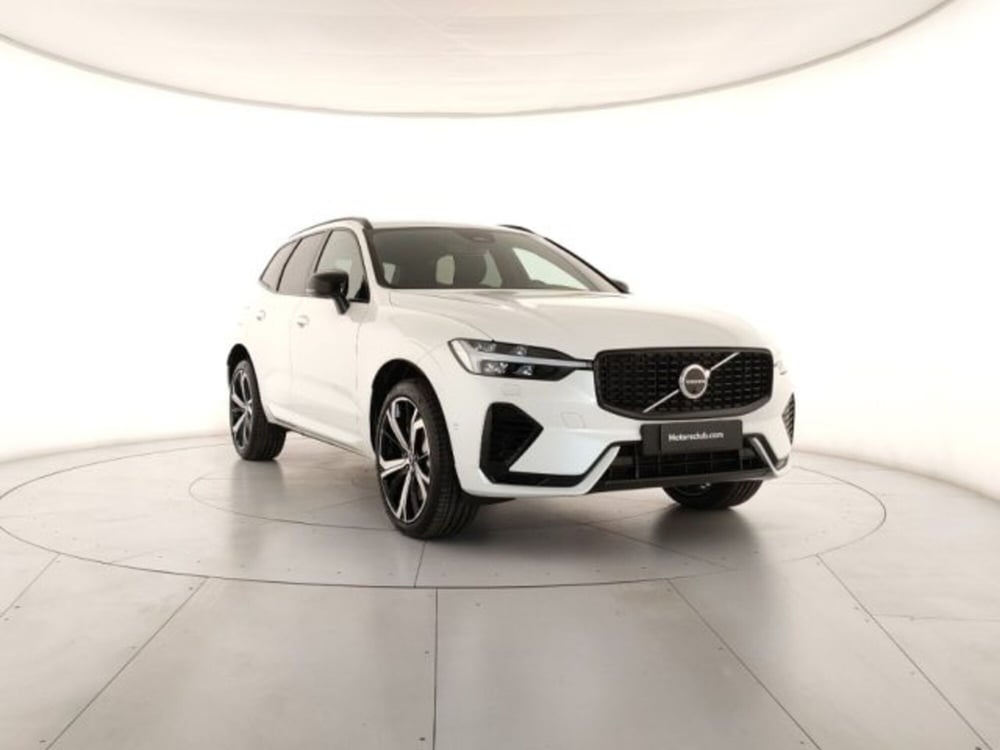 Volvo XC60 nuova a Modena (7)