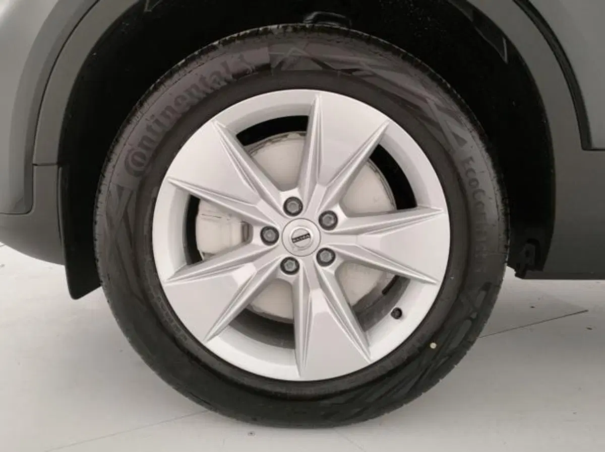 Volvo XC40 nuova a Modena (8)