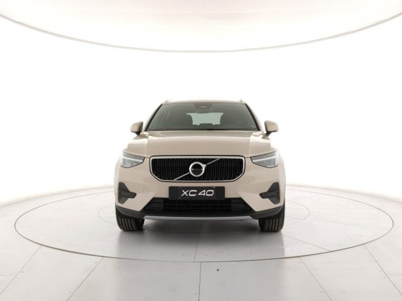 Volvo XC40 nuova a Modena (7)