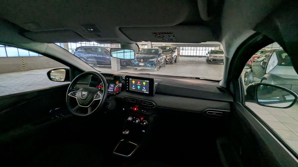 Dacia Jogger usata a Milano (12)