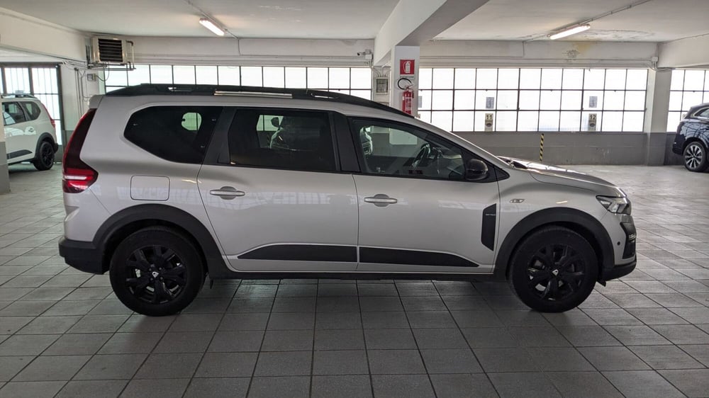 Dacia Jogger usata a Milano (4)