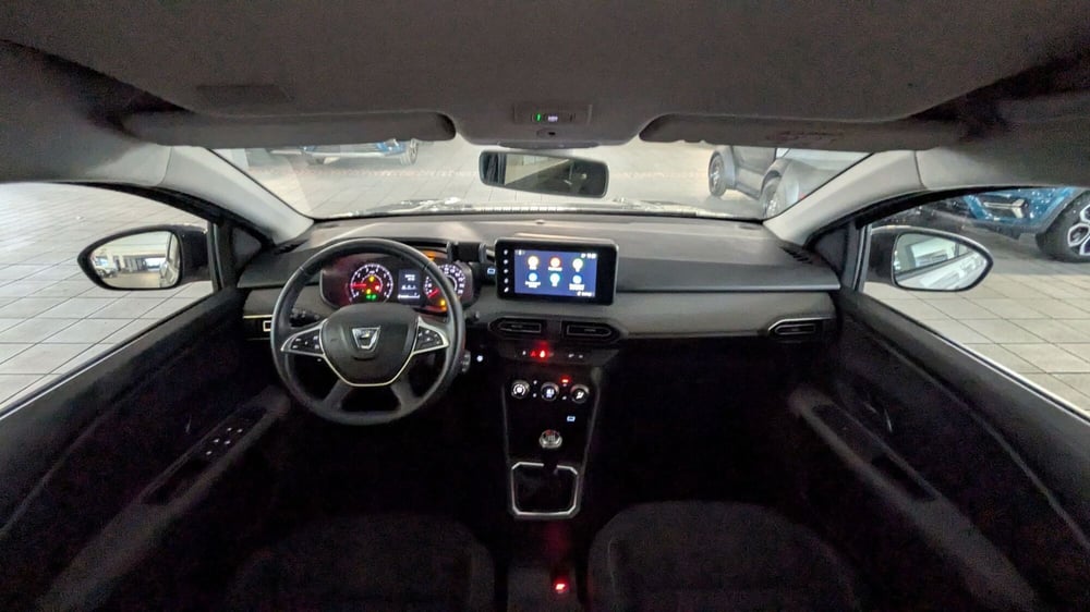 Dacia Jogger usata a Milano (6)