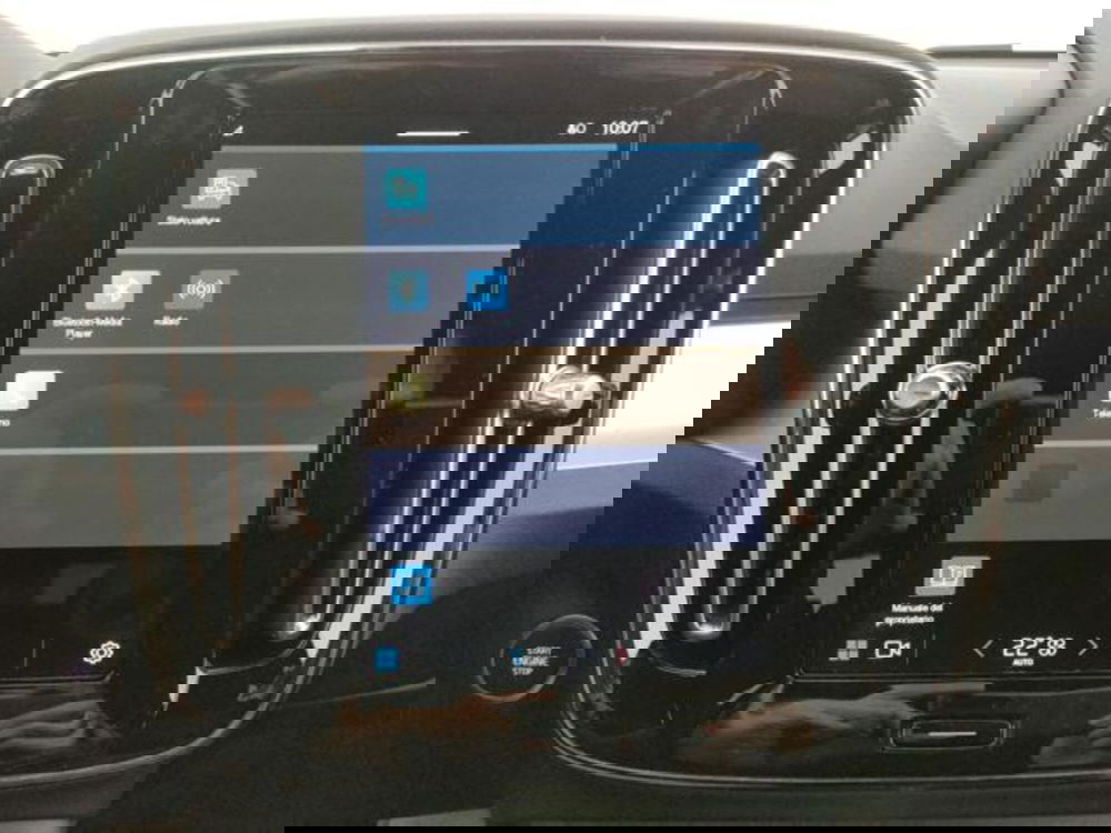 Volvo XC40 nuova a Modena (16)