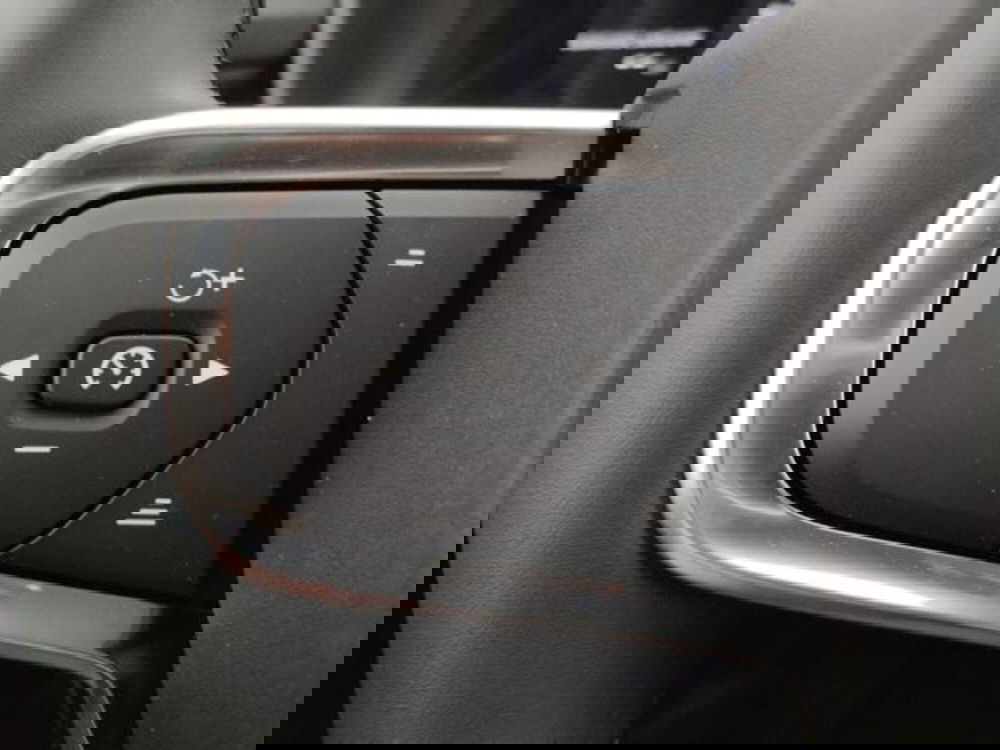 Volvo XC40 nuova a Modena (19)