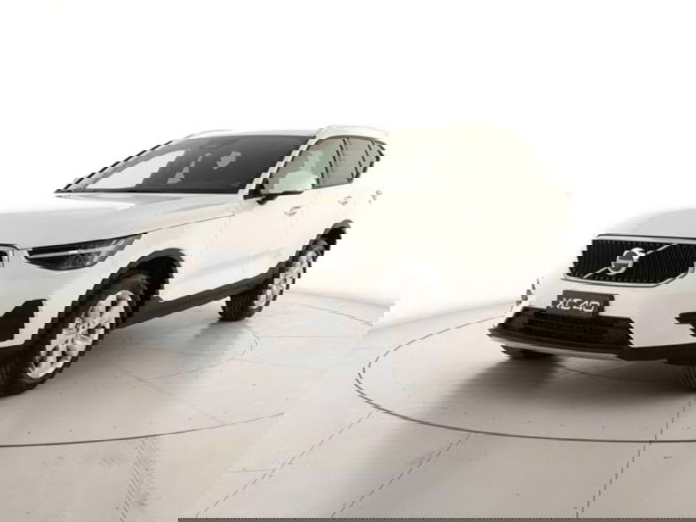 Volvo XC40 nuova a Modena (2)
