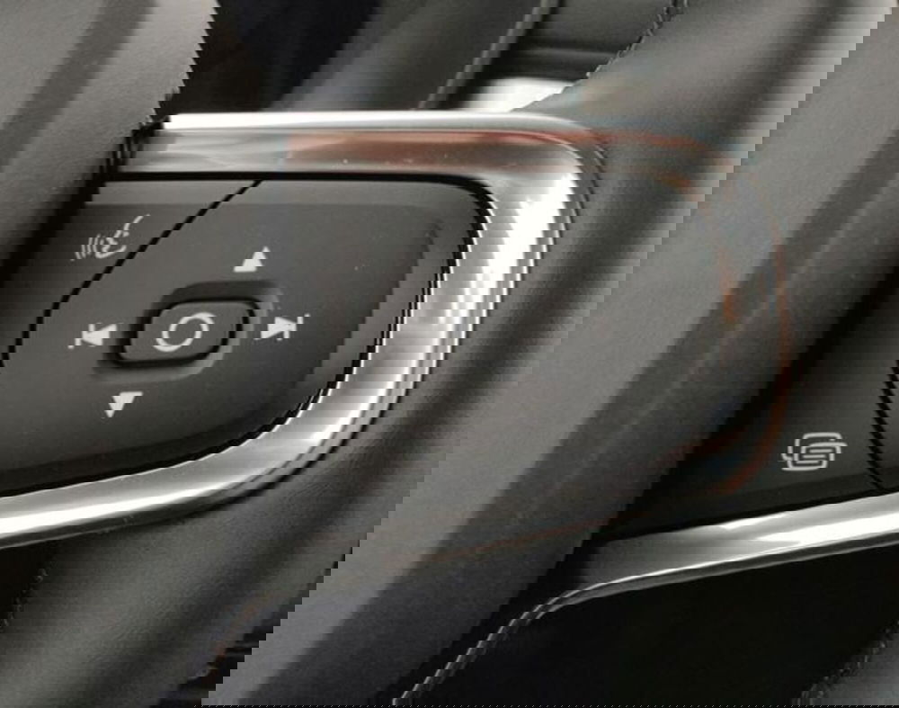 Volvo XC40 nuova a Modena (20)