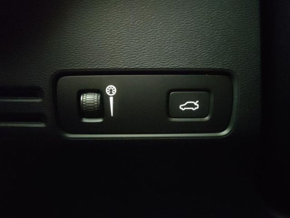 Volvo XC40 usata a Modena (11)