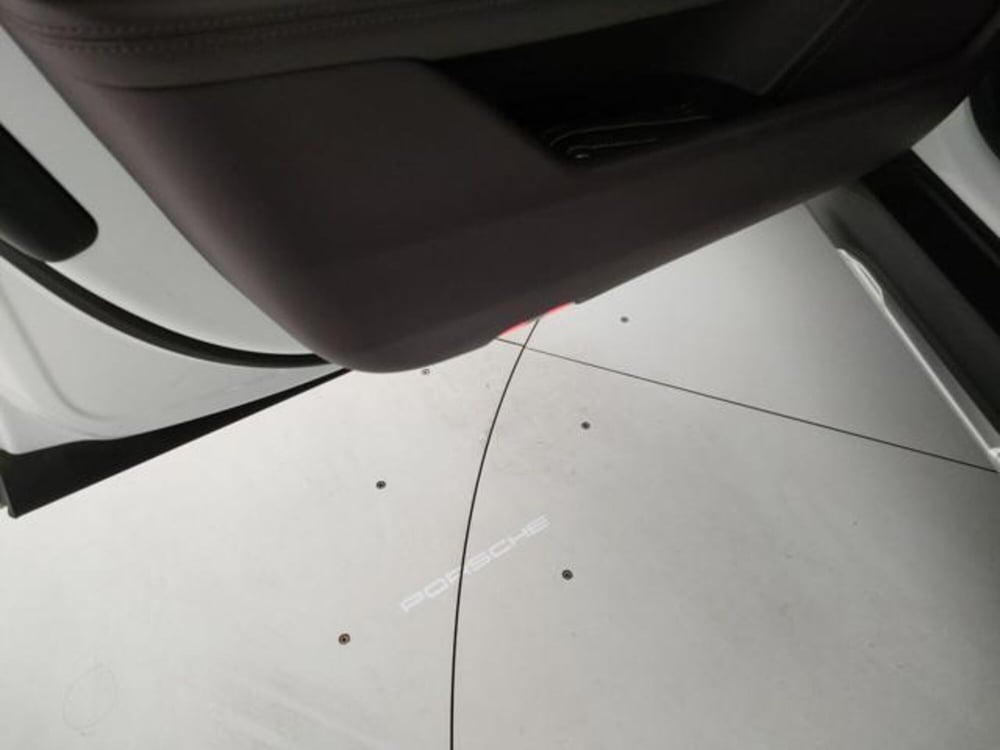 Porsche Taycan Cross Turismo usata a Modena (12)