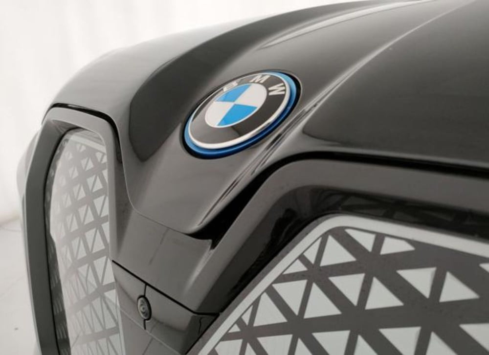 BMW iX usata a Modena (10)
