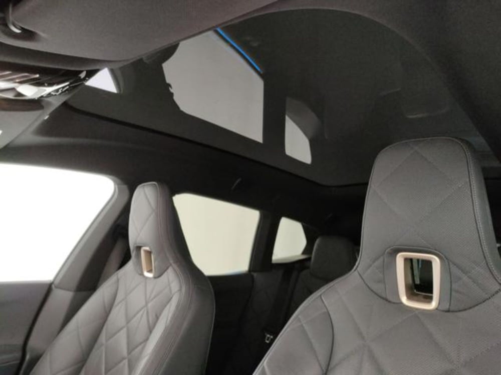 BMW iX usata a Modena (17)