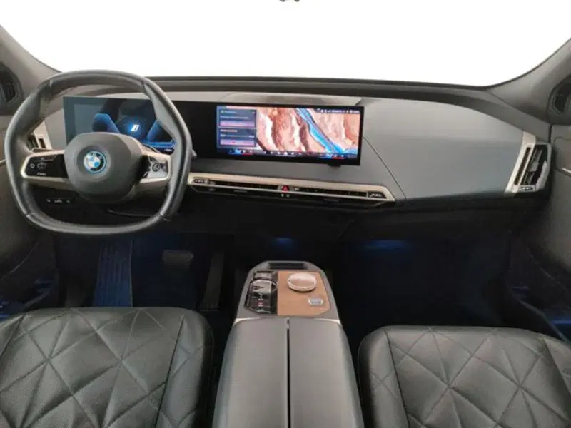 BMW iX usata a Modena (20)