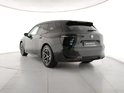 BMW iX xdrive50 pacchetto sportivo del 2024 usata a Modena