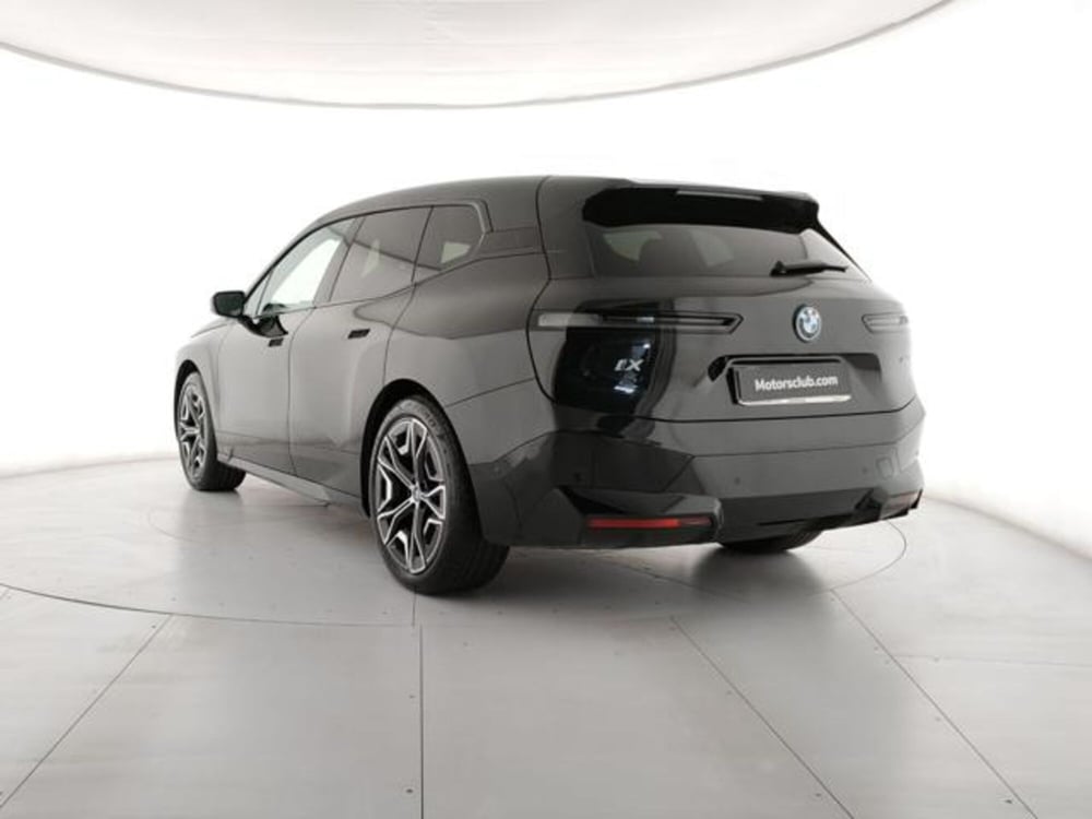 BMW iX usata a Modena (3)
