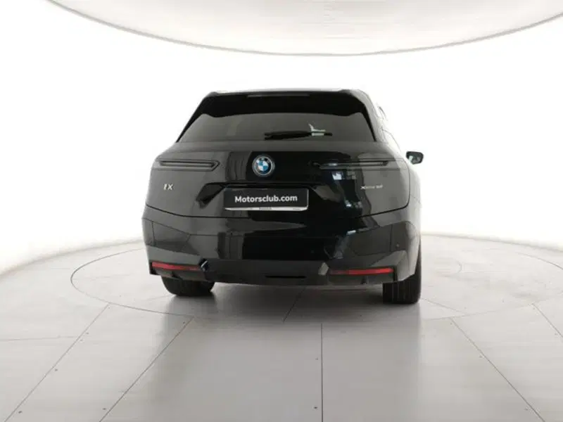 BMW iX usata a Modena (4)