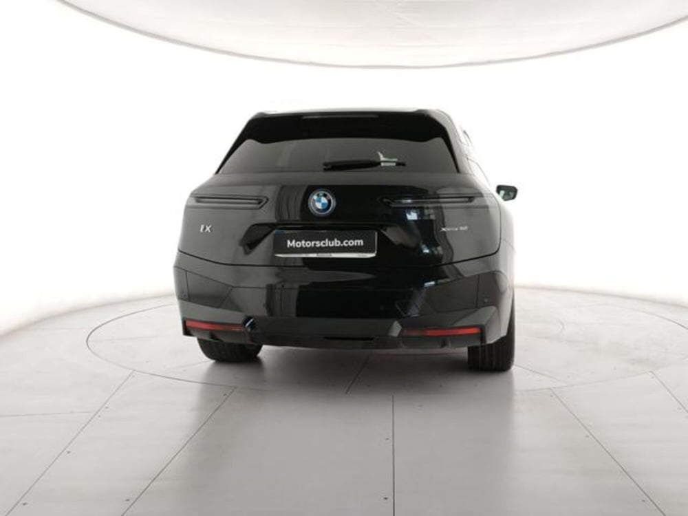 BMW iX usata a Modena (4)