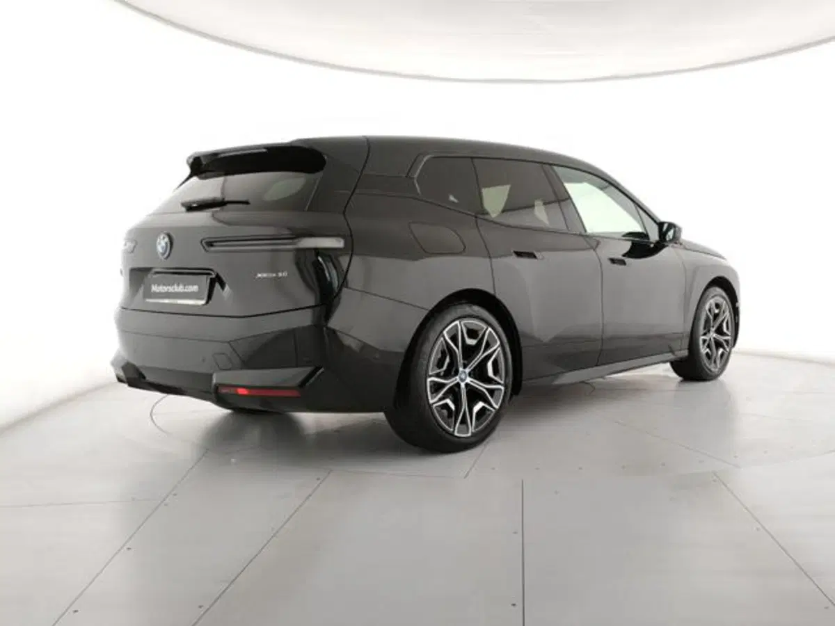 BMW iX usata a Modena (2)
