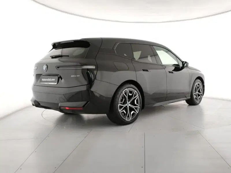 BMW iX usata a Modena (5)