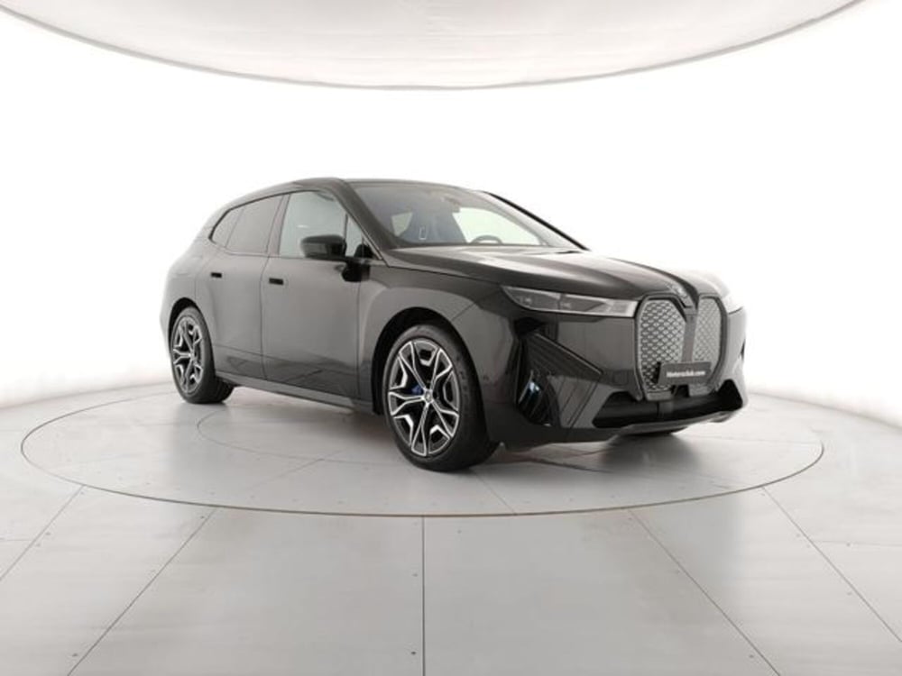 BMW iX usata a Modena (6)