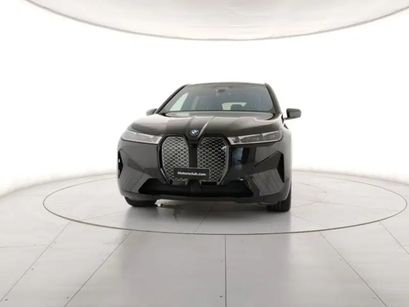 BMW iX usata a Modena (7)