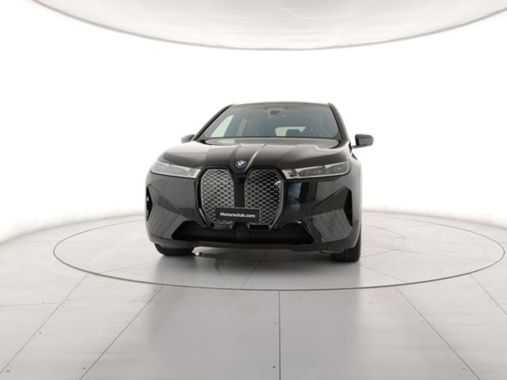 BMW iX usata a Modena (7)