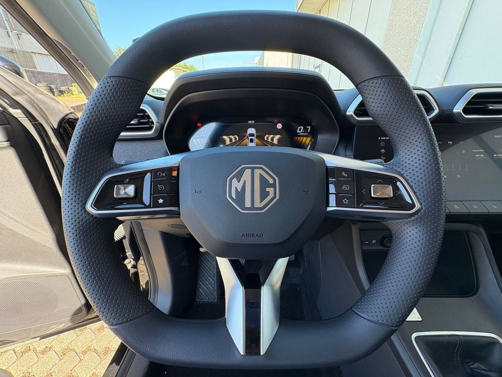 Mg ZS nuova a Monza e Brianza (15)