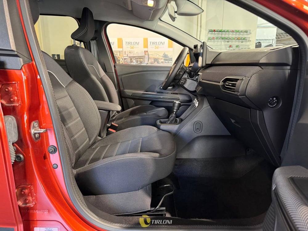 Dacia Jogger usata a Milano (12)