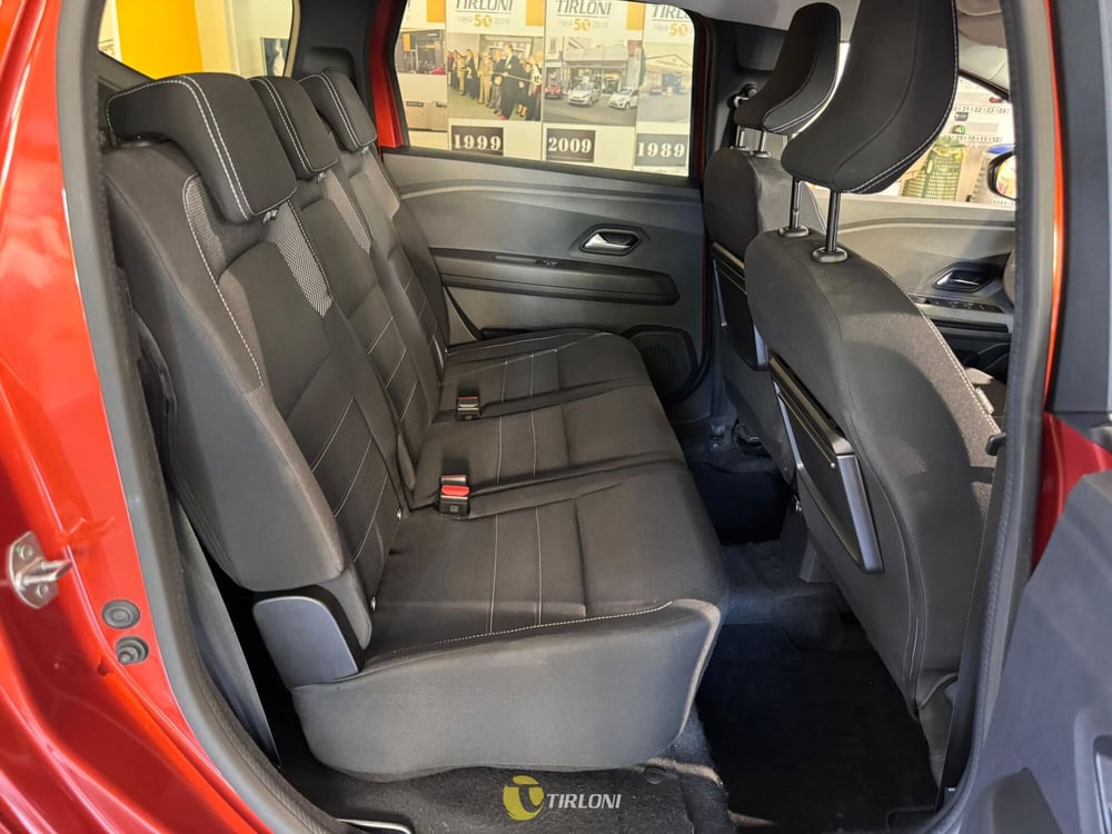 Dacia Jogger usata a Milano (17)