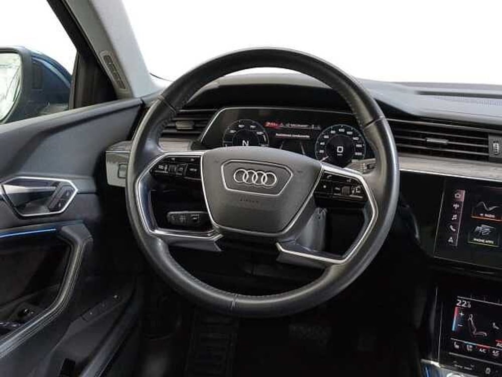 Audi e-tron usata a Varese (10)